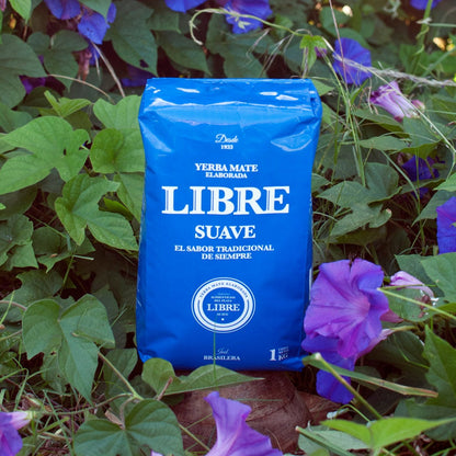 yerba LIBRE suave entre naturaleza flores 1 k